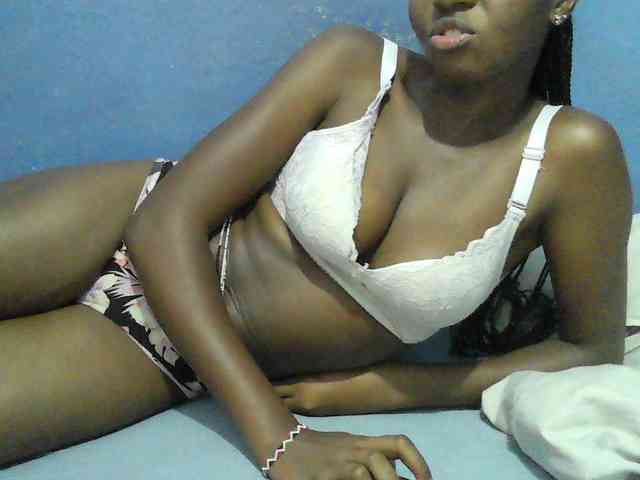 Mystiq-Ella webcam
