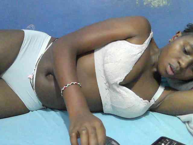 Mystiq-Ella webcam