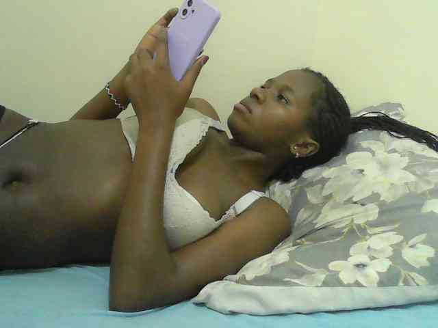 Mystiq-Ella webcam