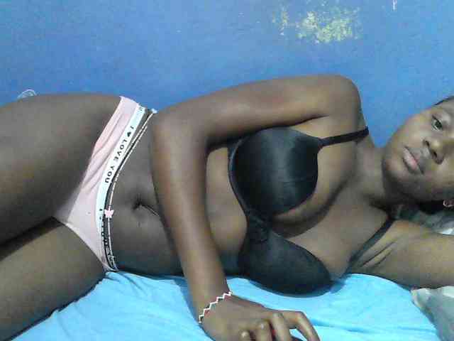 Mystiq-Ella webcam