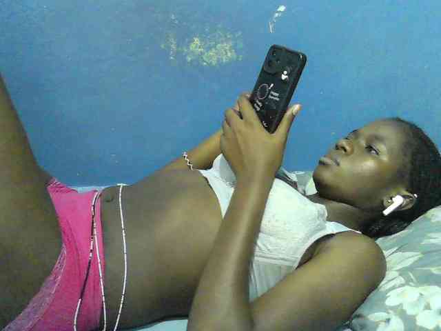 Mystiq-Ella webcam