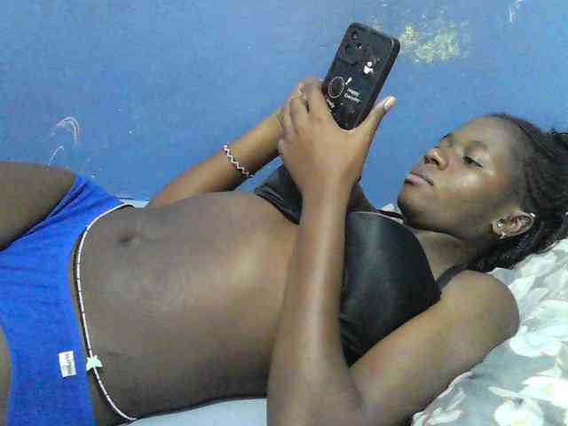 Mystiq-Ella webcam
