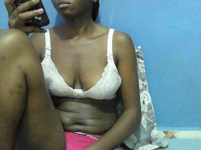 Mystiq-Ella webcam