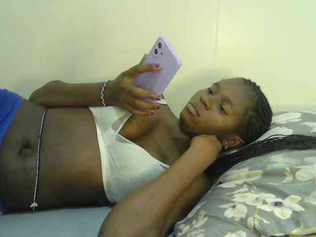 Mystiq-Ella webcam
