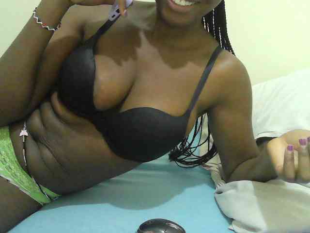 Mystiq-Ella webcam