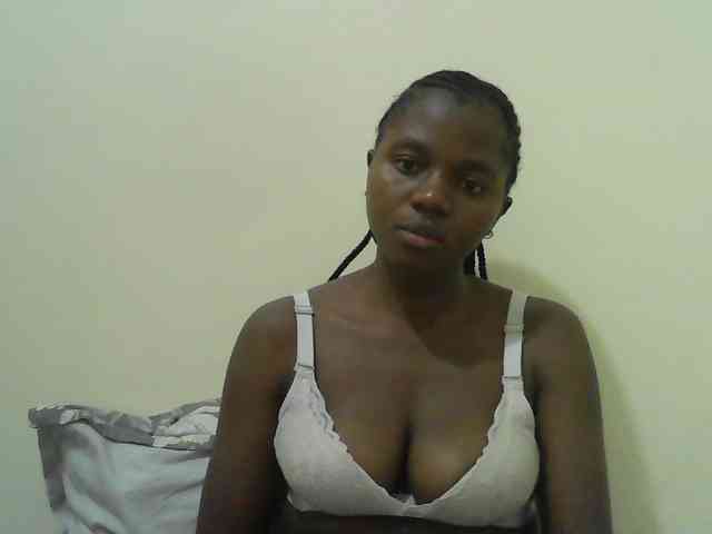 Mystiq-Ella webcam
