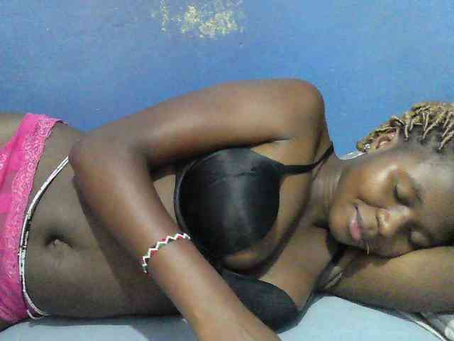 Mystiq-Ella webcam