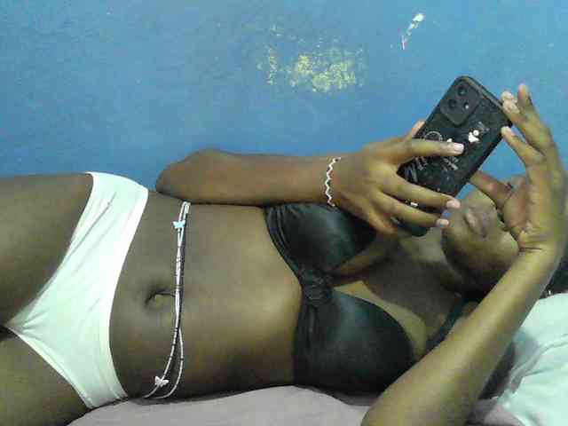 Mystiq-Ella webcam