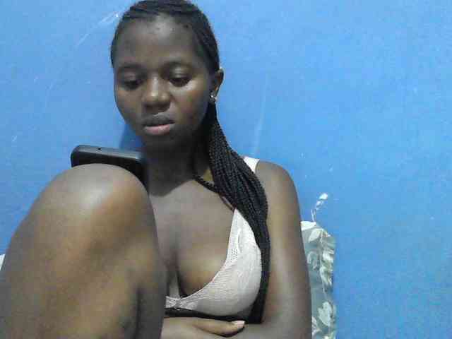 Mystiq-Ella webcam