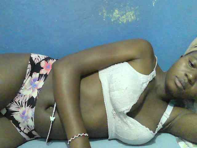 Mystiq-Ella webcam