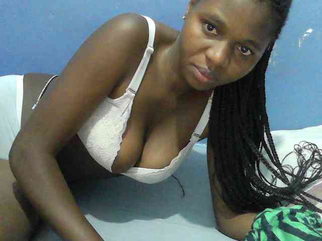 Mystiq-Ella webcam