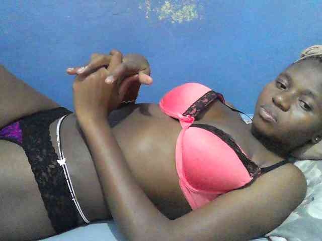 Mystiq-Ella webcam
