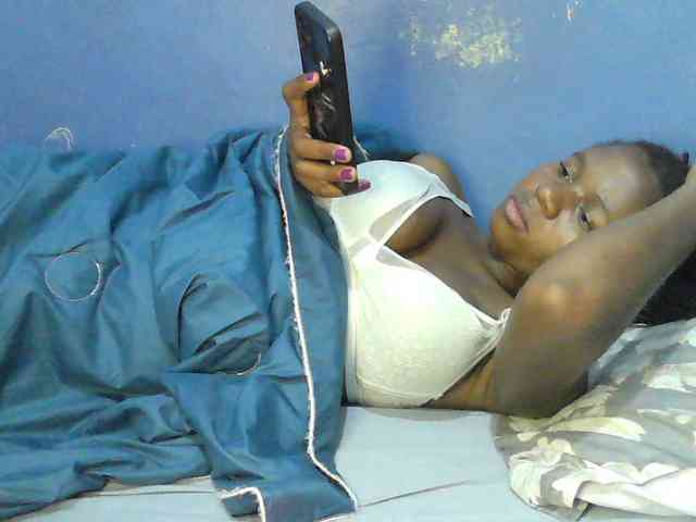 Mystiq-Ella webcam