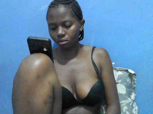 Mystiq-Ella webcam