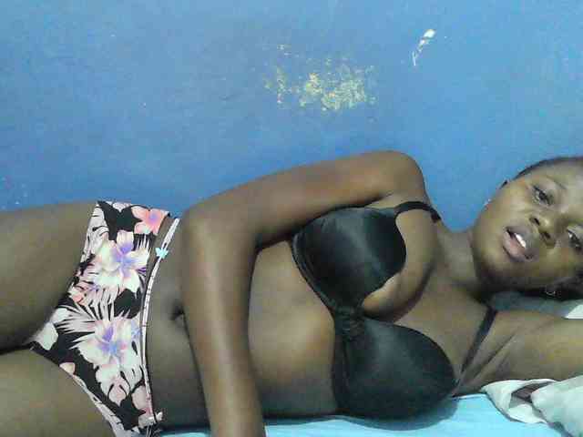 Mystiq-Ella webcam