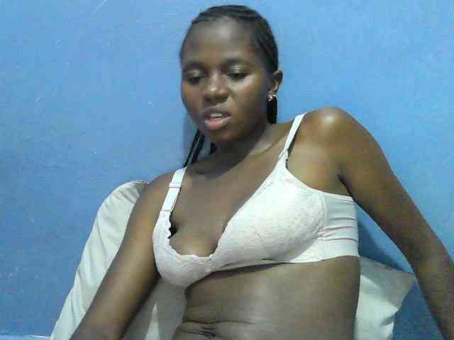 Mystiq-Ella webcam