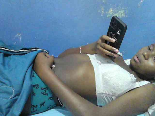Mystiq-Ella webcam