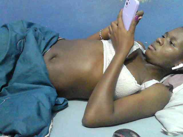 Mystiq-Ella webcam