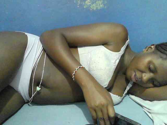 Mystiq-Ella webcam