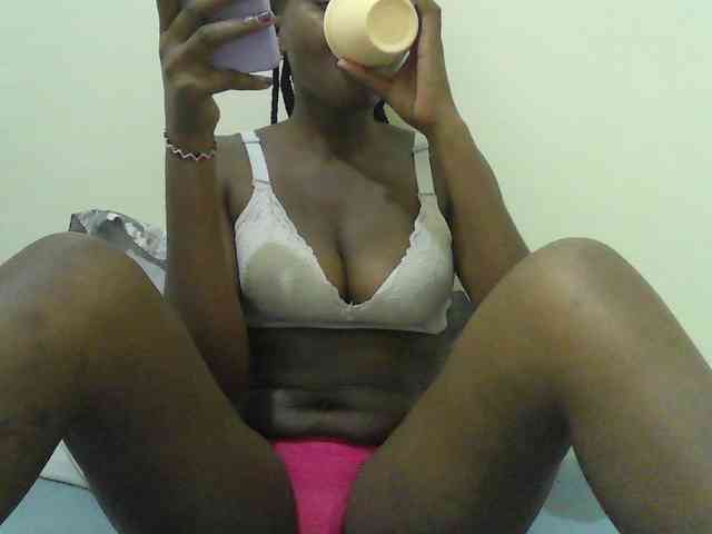 Mystiq-Ella webcam