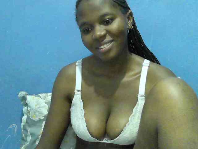 Mystiq-Ella webcam