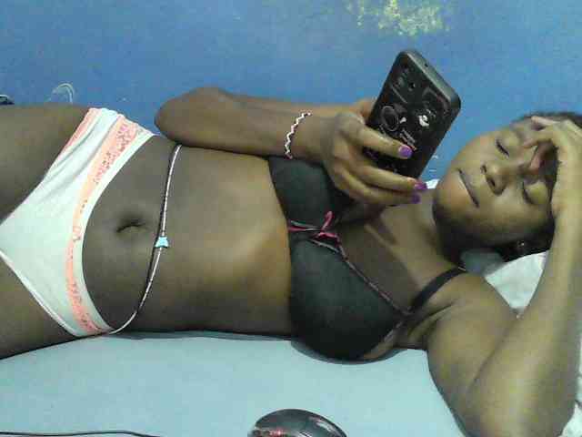 Mystiq-Ella webcam