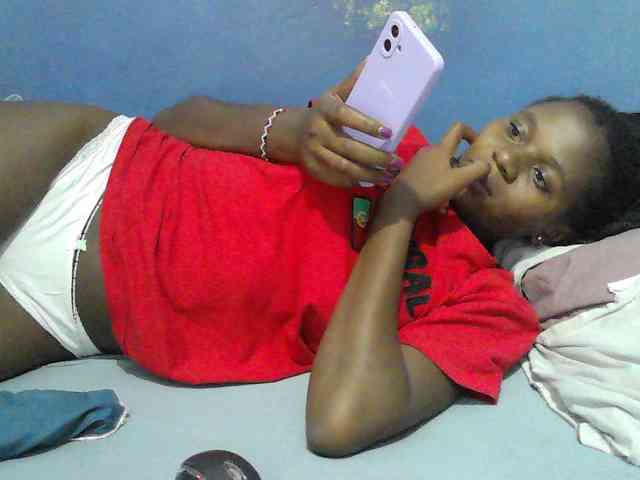Mystiq-Ella webcam