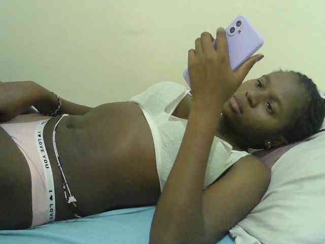 Mystiq-Ella webcam