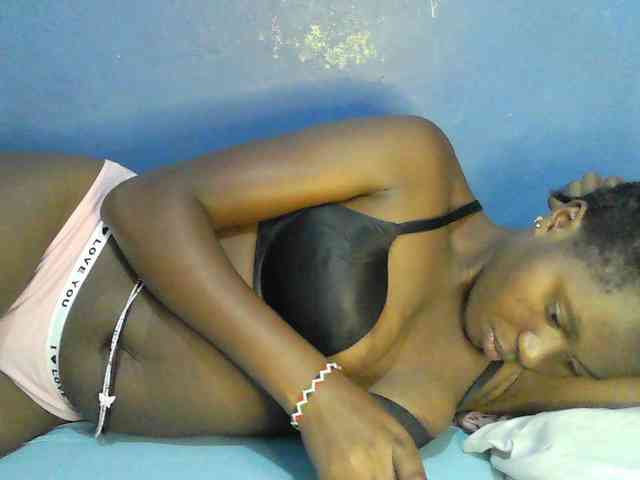 Mystiq-Ella webcam