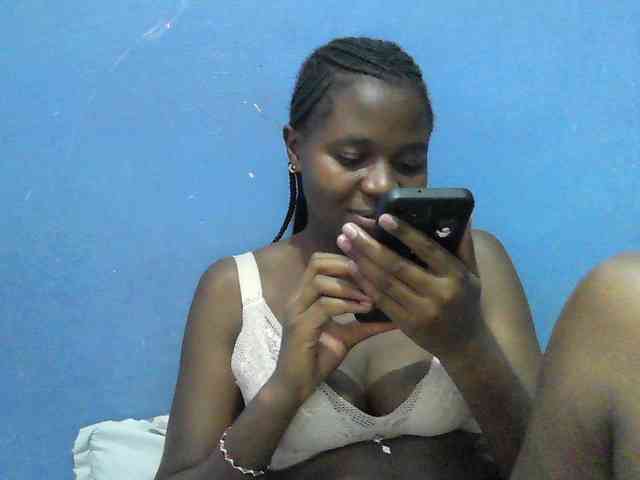 Mystiq-Ella webcam