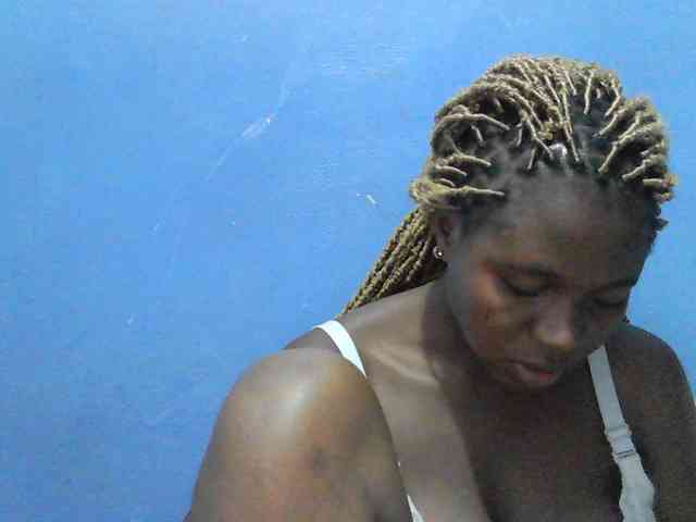 Mystiq-Ella webcam