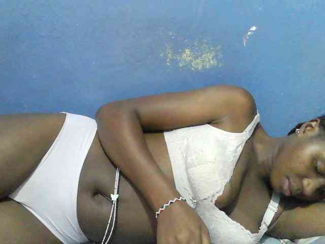 Mystiq-Ella webcam