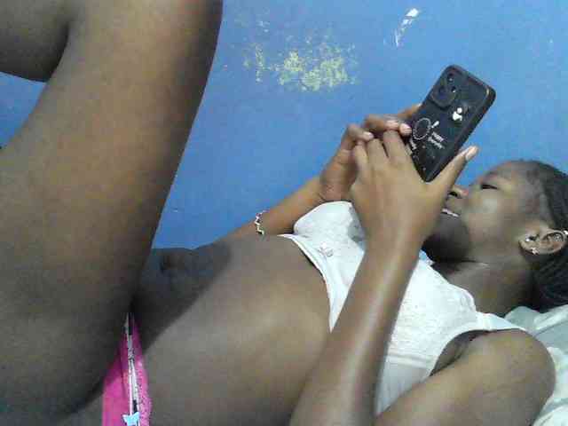 Mystiq-Ella webcam