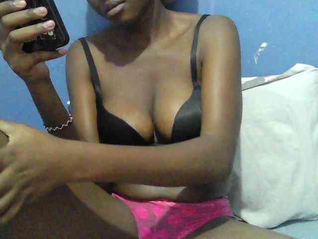 Mystiq-Ella webcam