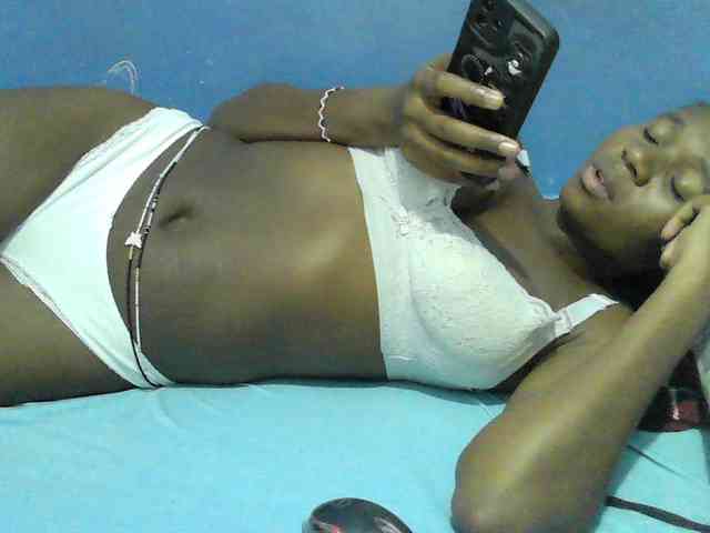 Mystiq-Ella webcam