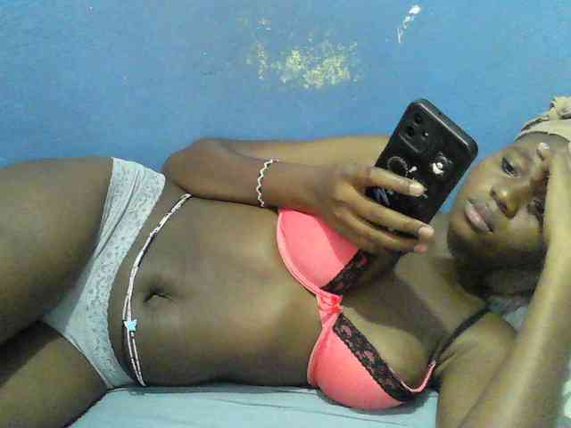 Mystiq-Ella webcam