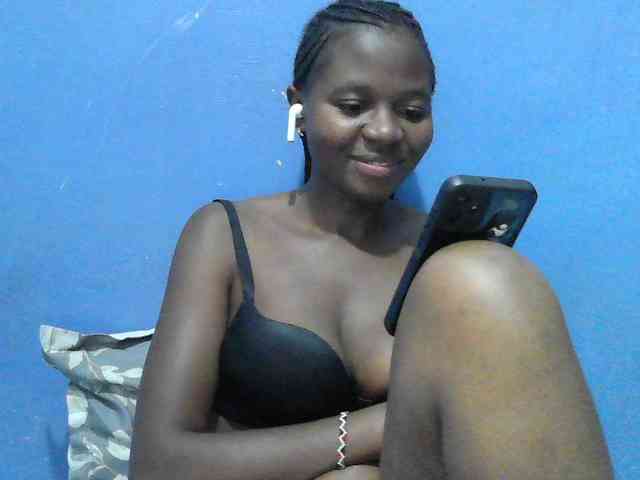 Mystiq-Ella webcam