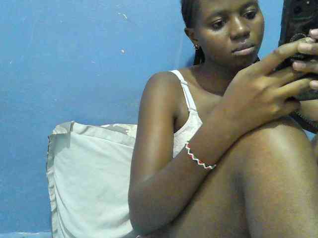 Mystiq-Ella webcam