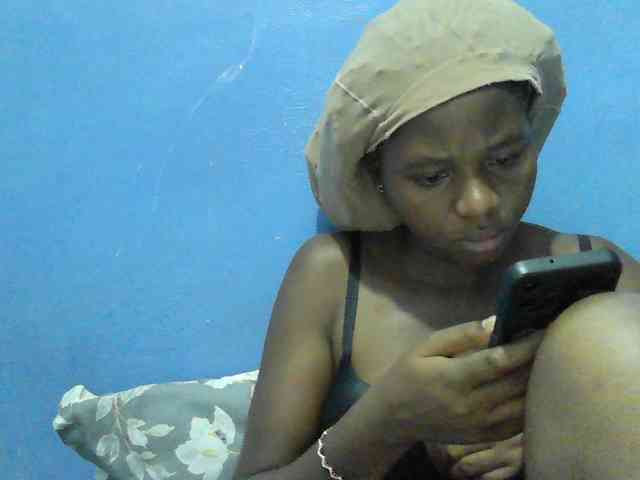 Mystiq-Ella webcam