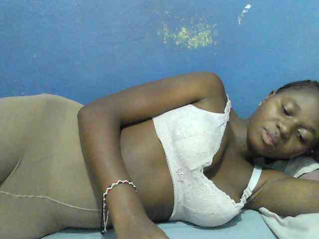 Mystiq-Ella webcam
