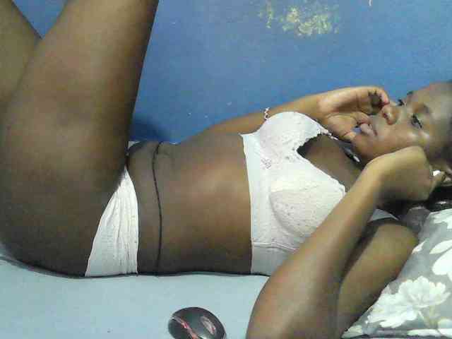 Mystiq-Ella webcam