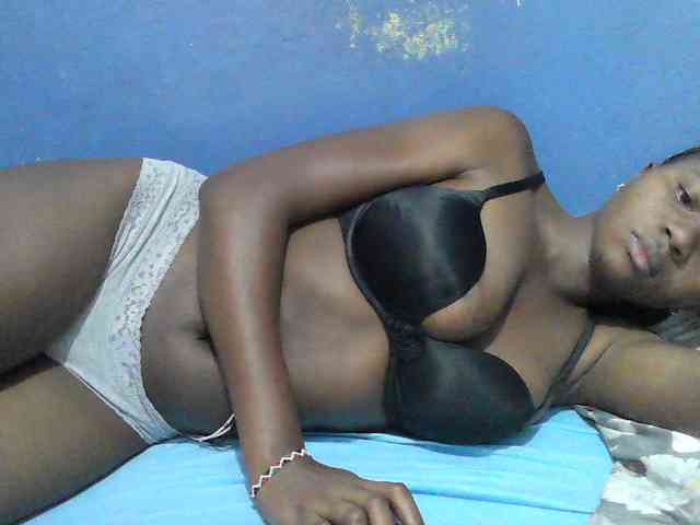 Mystiq-Ella webcam