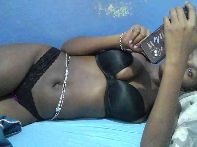 Mystiq-Ella webcam