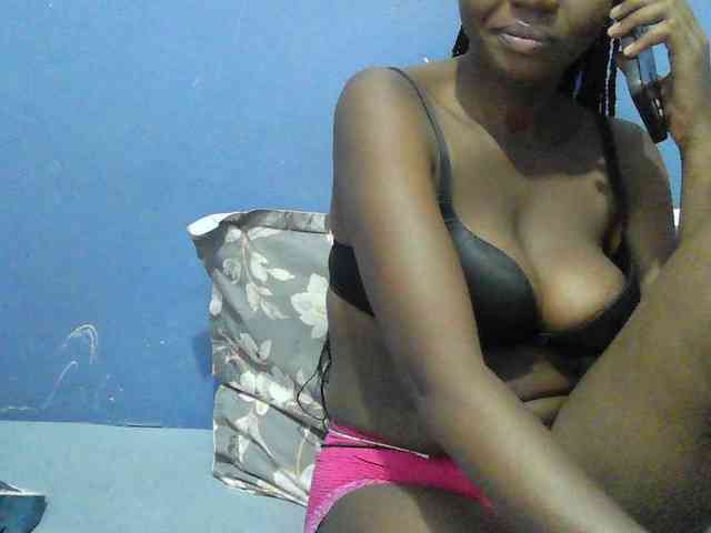 Mystiq-Ella webcam