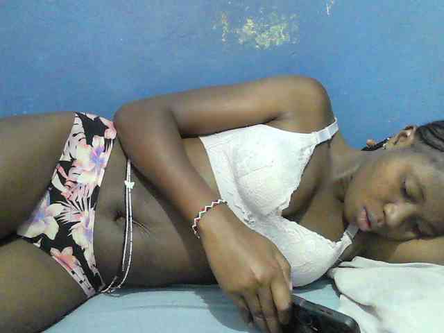 Mystiq-Ella webcam