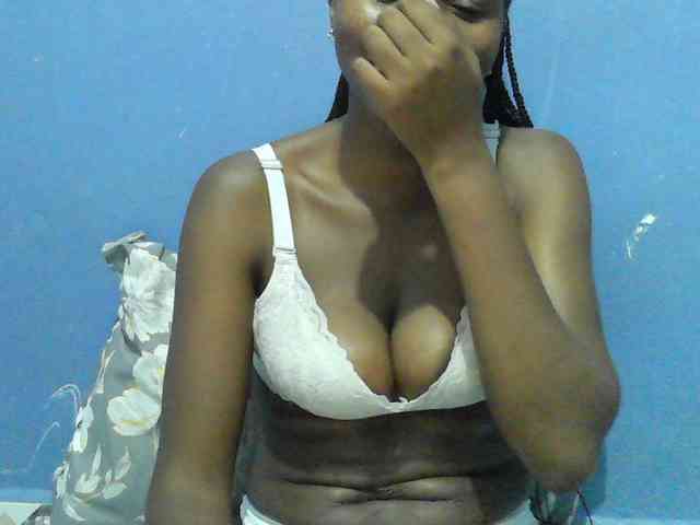 Mystiq-Ella webcam