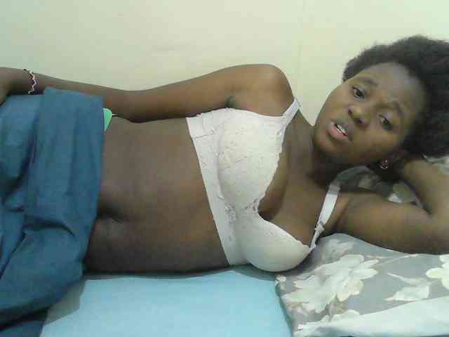 Mystiq-Ella webcam