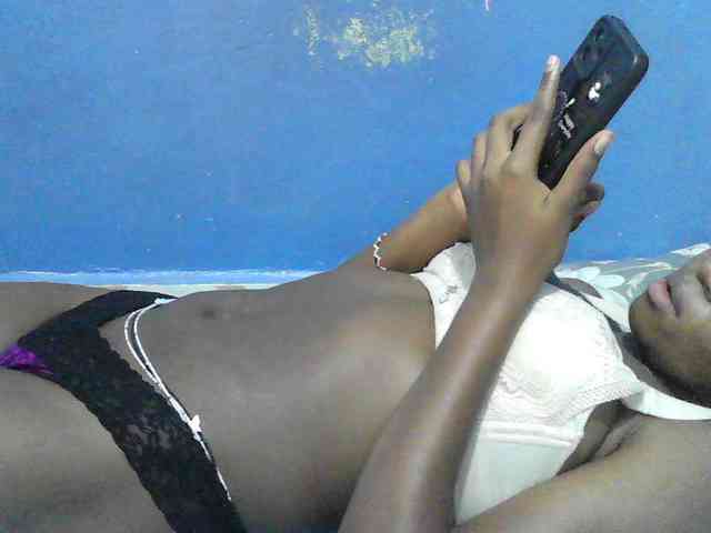Mystiq-Ella webcam