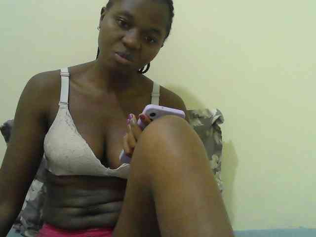 Mystiq-Ella webcam