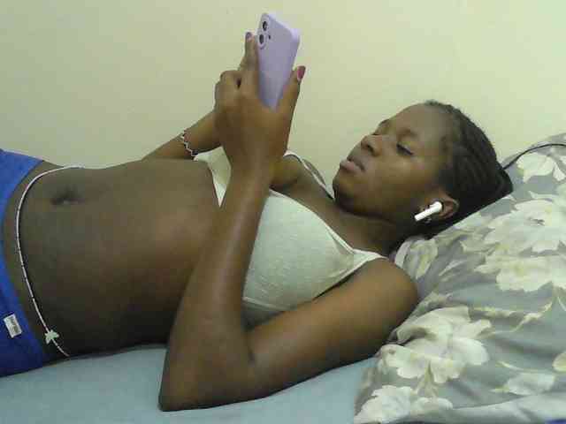 Mystiq-Ella webcam